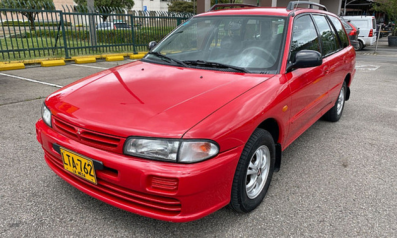 Mitsubishi Lancer 1....