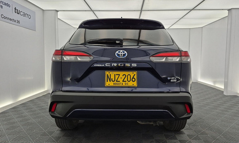 Toyota Corolla Cross...