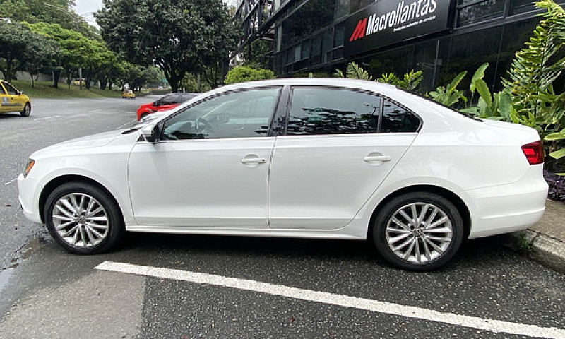 Volkswagen Jetta 2.5...