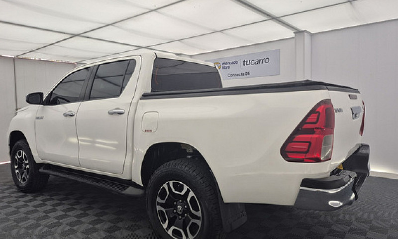 Toyota  Hilux 2.8 At...