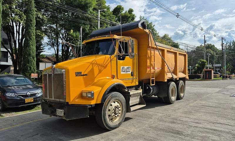 Volqueta Kenworth T8...