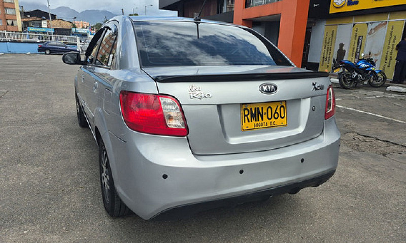 Kia Rio 1.6 4 P...