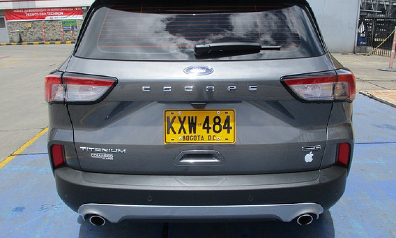 Ford Escape Titanium...
