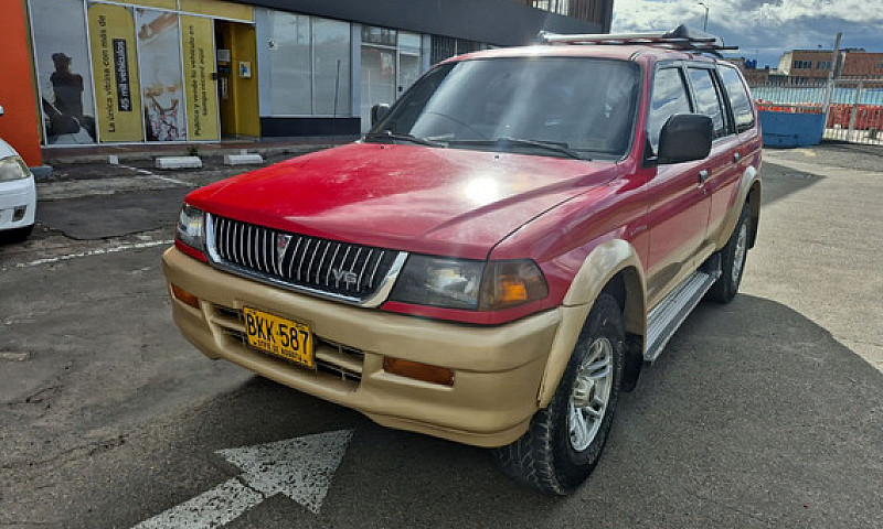 Mitsubishi Nativa 3....