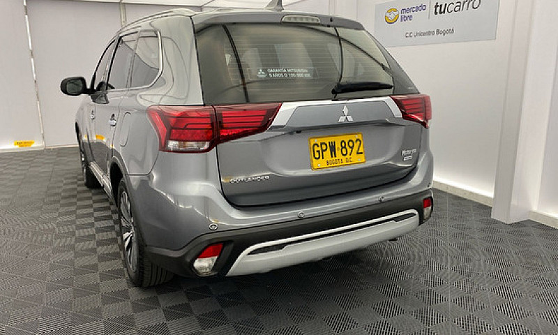 Mitsubishi Outlander...