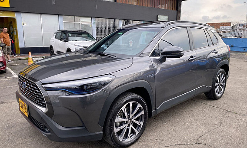 Toyota Corolla Cross...