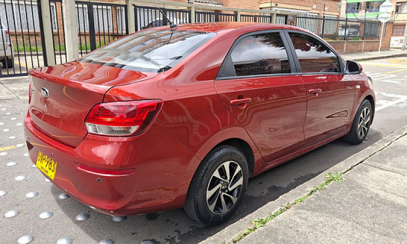 Kia Soluto 1.4L Lx 5...
