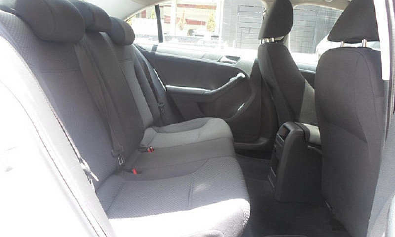 Volkswagen Jetta New...