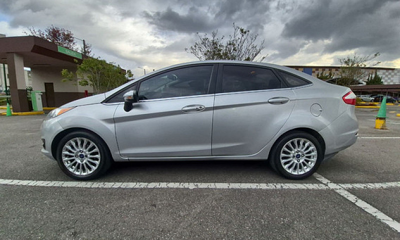 Ford Fiesta 1.6 Tita...