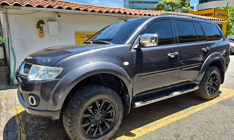Mitsubishi Nativa 3....