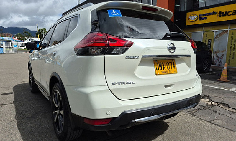 Nissan X-Trail 2.5 E...