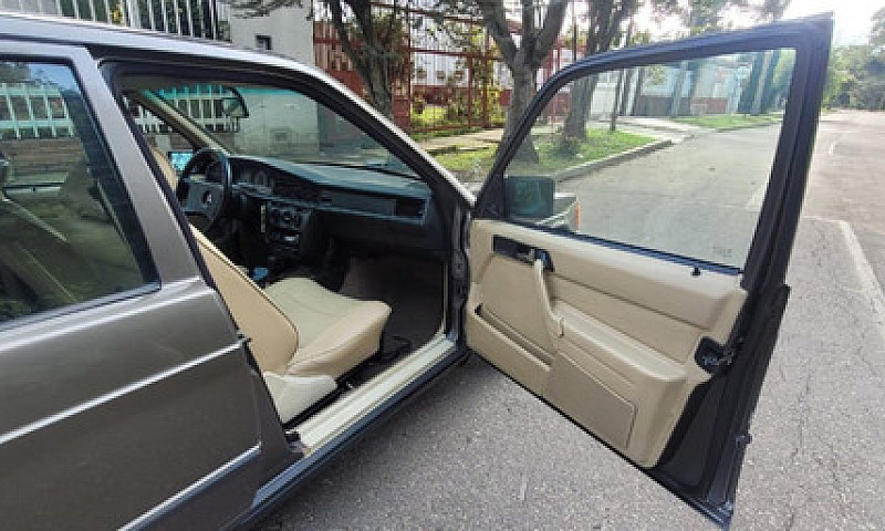 Mercedes-Benz Clase ...