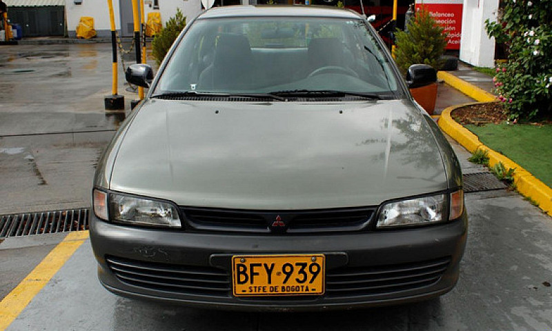 Mitsubishi Lancer 1....