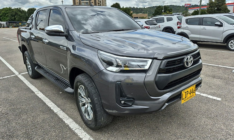 Toyota Hilux 2.4 Dié...