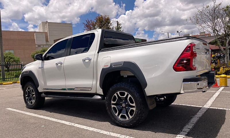 Toyota Hilux 2.8 Srx...