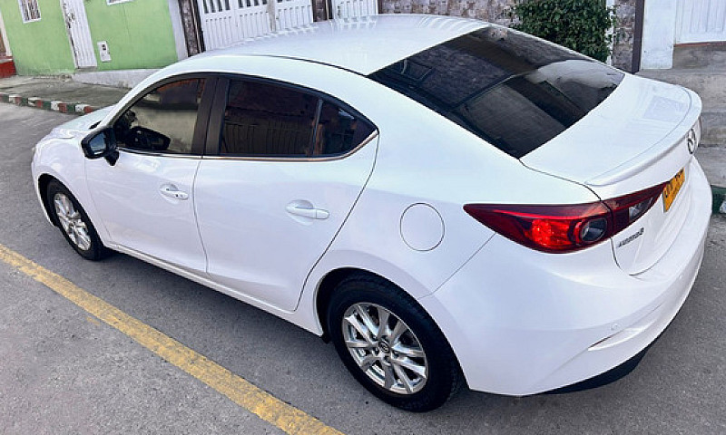 Mazda 3 Touring 2017...