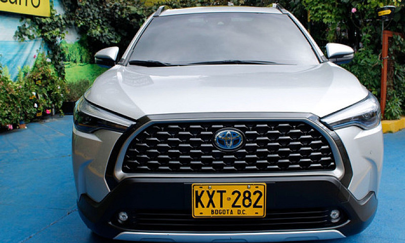 Toyota Corolla Cross...