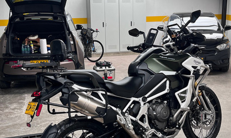 Triump Tiger 1200 Ra...