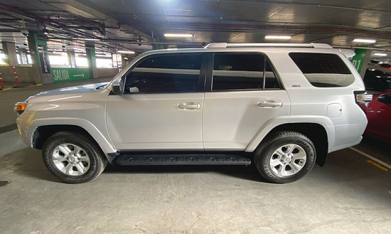 Toyota 4Runner 4.0 S...