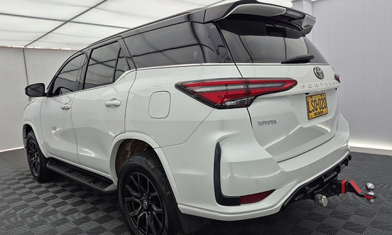 Toyota Fortuner 2.8 ...