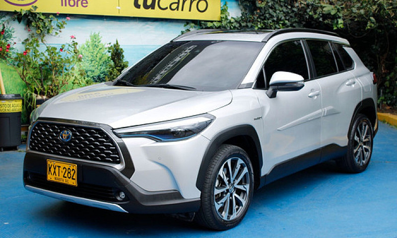 Toyota Corolla Cross...