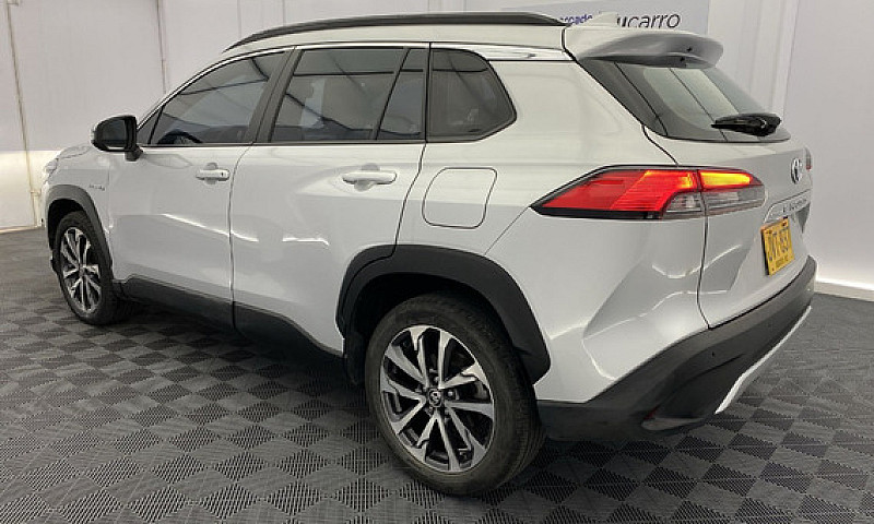 Toyota Corolla Cross...