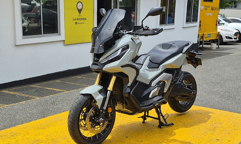 Honda Adv750P 2023...