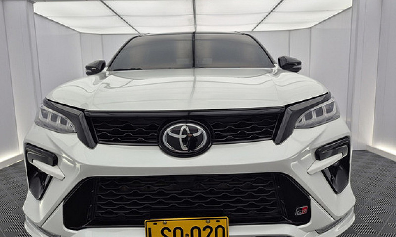 Toyota Fortuner 2.8 ...