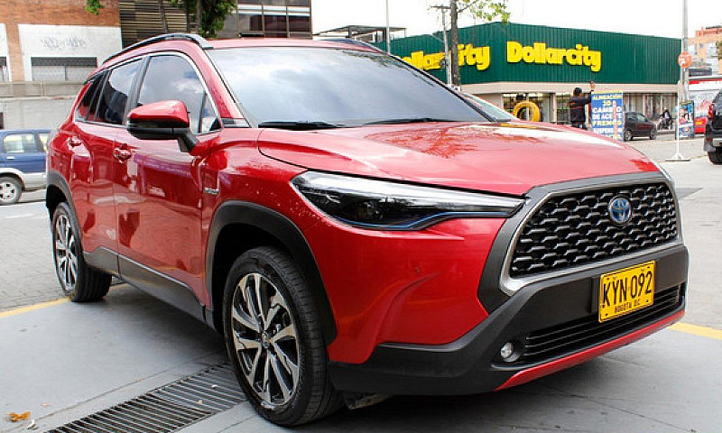 Toyota Corolla Cross...