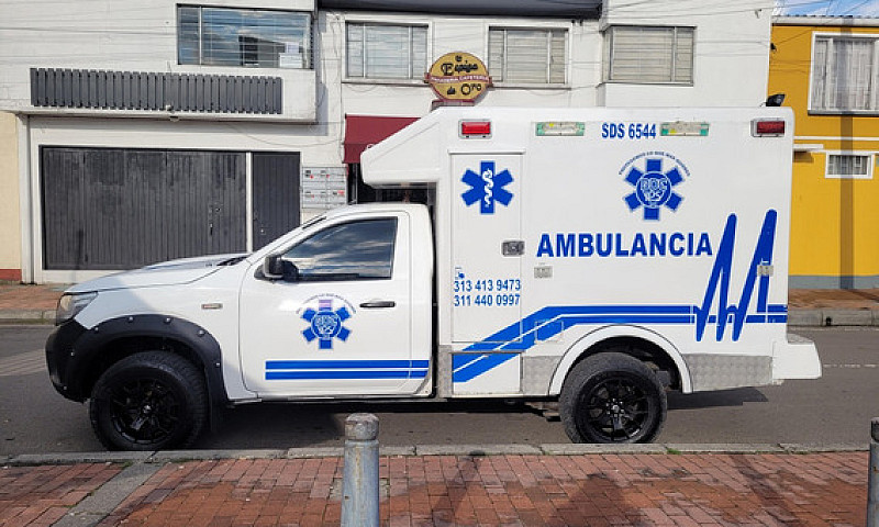 Ambulancia Nissan Np...