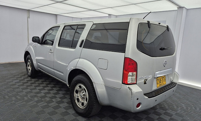 Nissan Pathfinder 4....