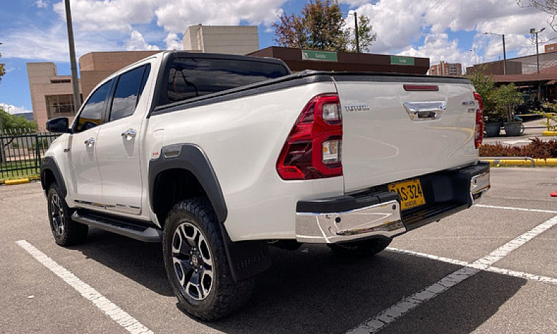 Toyota Hilux 2.8 Srx...