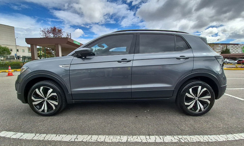 Volkswagen T-Cross 1...