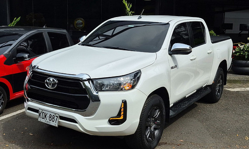 Toyota Hilux 2.4 Die...
