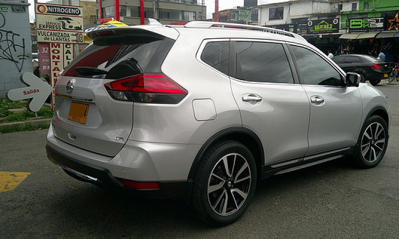 Nissan X-Trail 2.5 E...