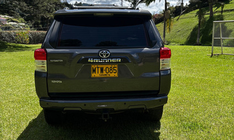 Toyota 4Runner 4.0 S...