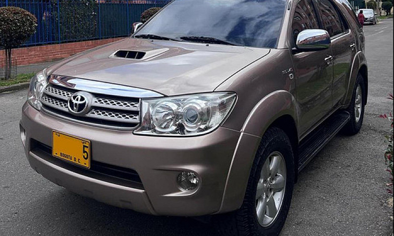 Toyota Fortuner 3.0 ...