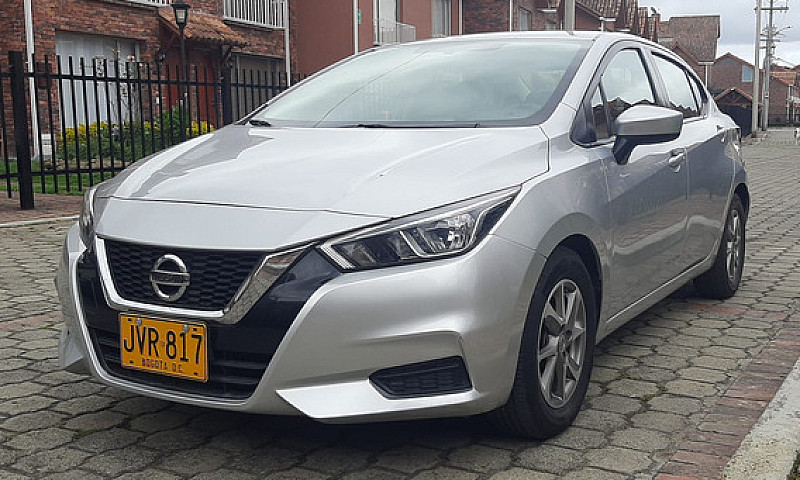Nissan Versa Sense A...