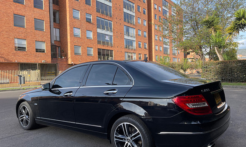 Mercedes-Benz Clase ...