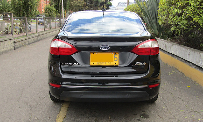 Ford Fiesta 1.6 Tita...