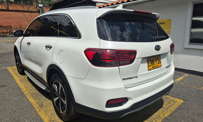 Kia Sorento 3.3 Trus...