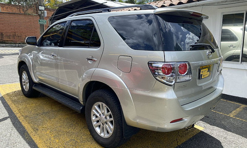 Toyota Fortuner 2.7 ...