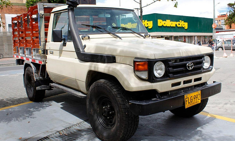Toyota Land Cruiser ...