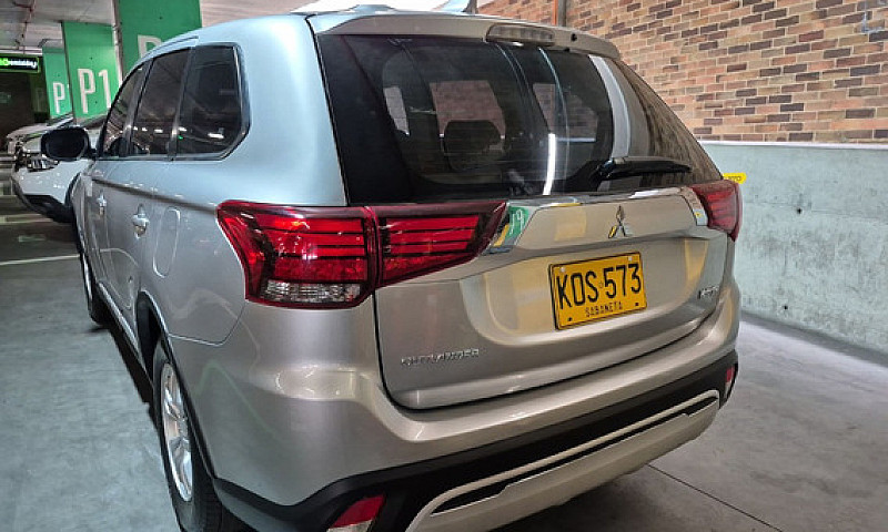 Mitsubishi Outlander...
