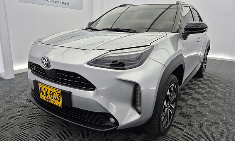Toyota Yaris Cross 1...