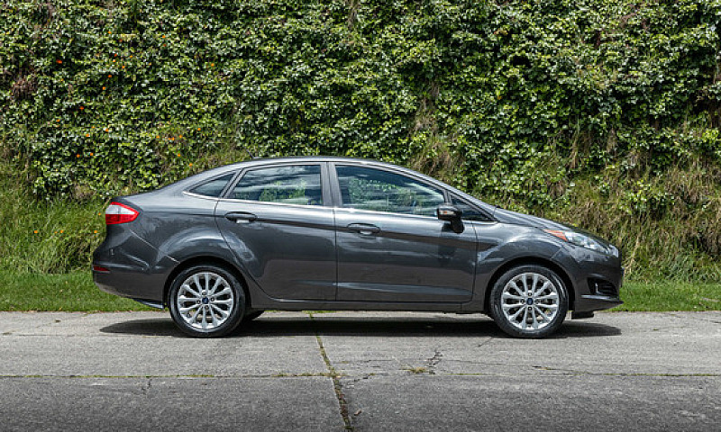Ford Fiesta 1.6 Tita...