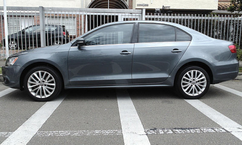 Volkswagen Jetta 2.5...