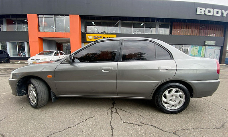 Mitsubishi Lancer 1....