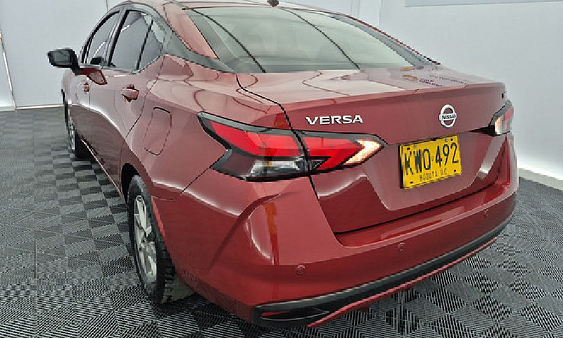 Nissan Versa 1.6 Sen...