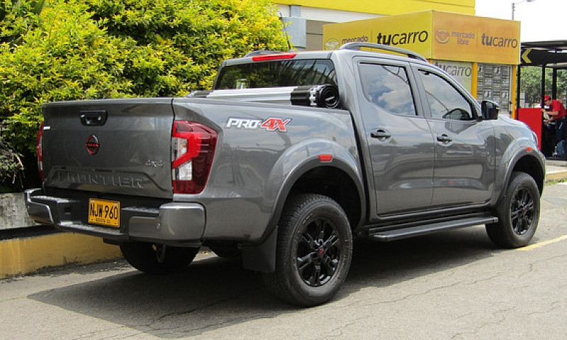 Nissan Frontier 2.5 ...